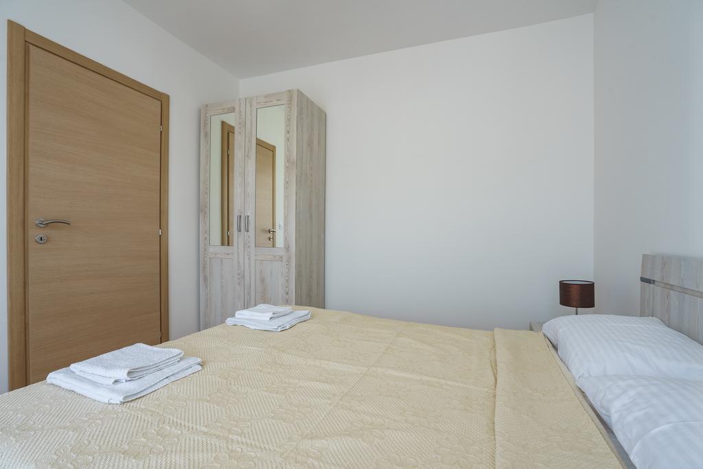 Apartments Lora Bokeljske Brigade Budva Luaran gambar