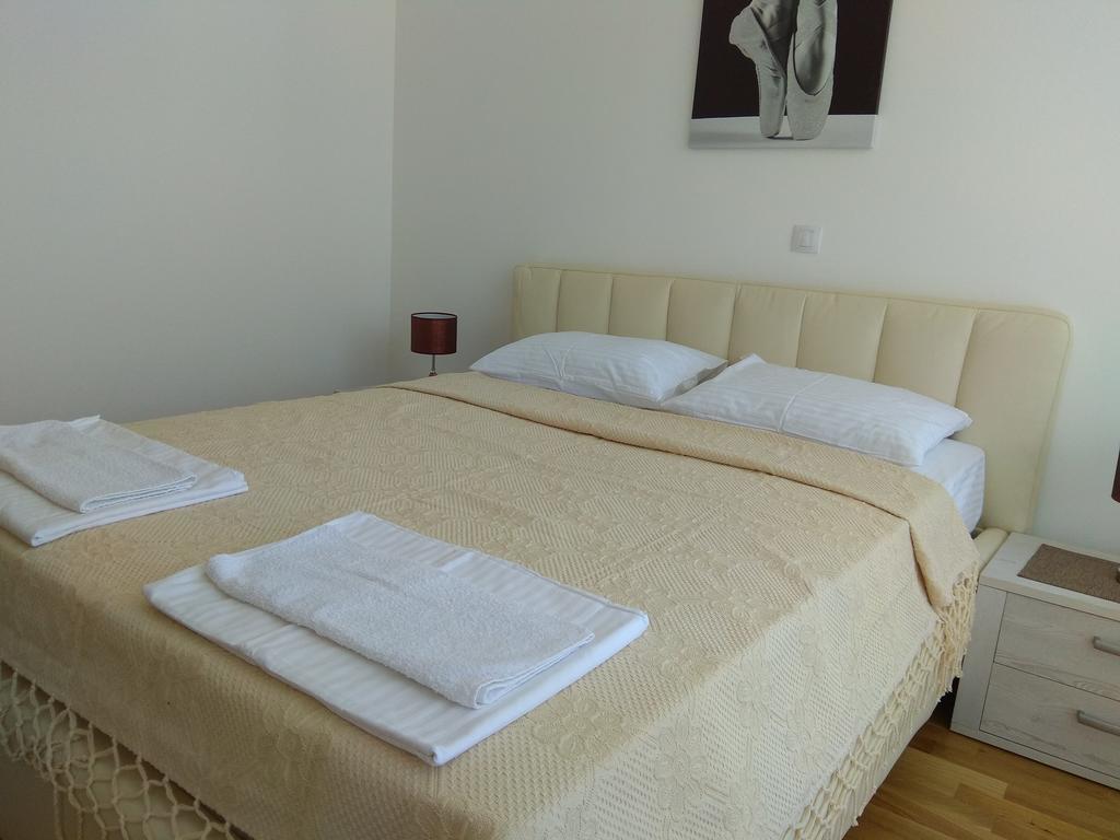 Apartments Lora Bokeljske Brigade Budva Luaran gambar