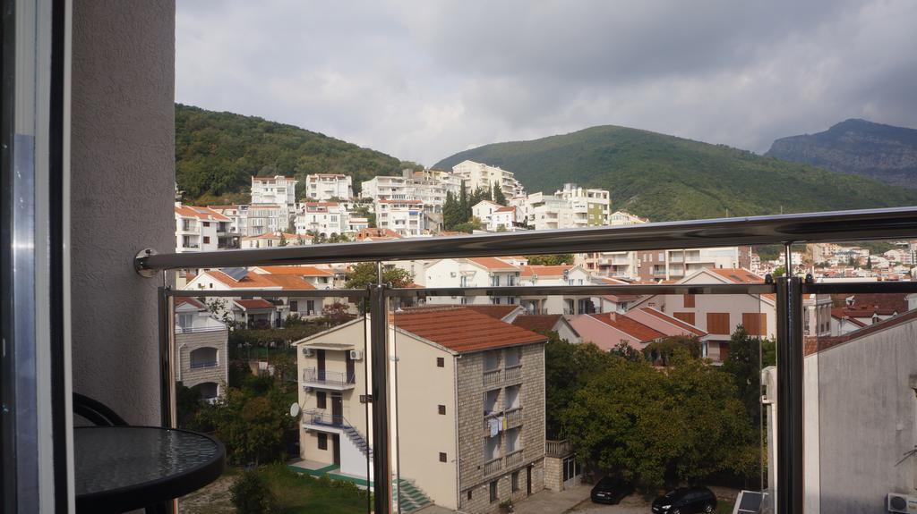 Apartments Lora Bokeljske Brigade Budva Luaran gambar